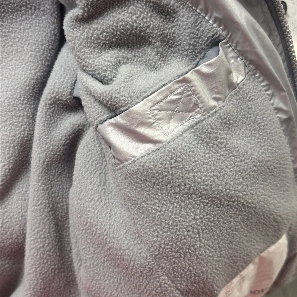 Girls All in Motion Metallic Silver puffer Jacket size 6/7 in EUC.